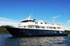 M/Y�Safari Explorer